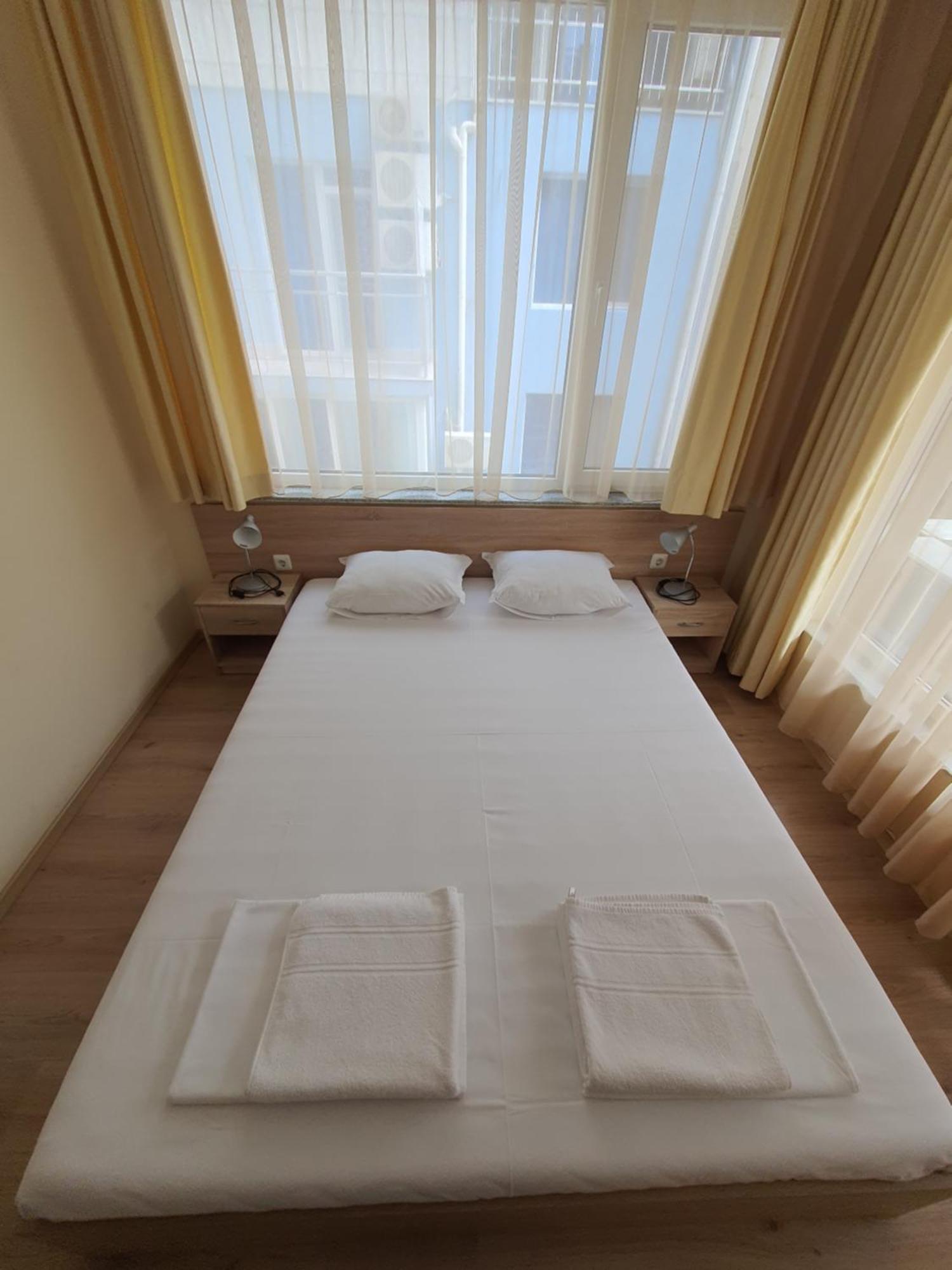 Таня 10 Apartment Pomorie Exterior photo