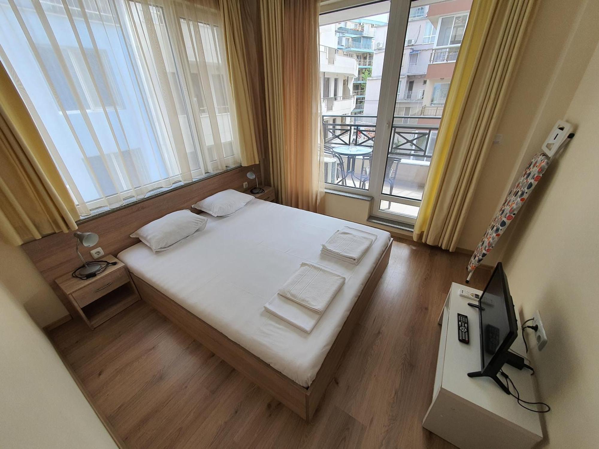 Таня 10 Apartment Pomorie Exterior photo